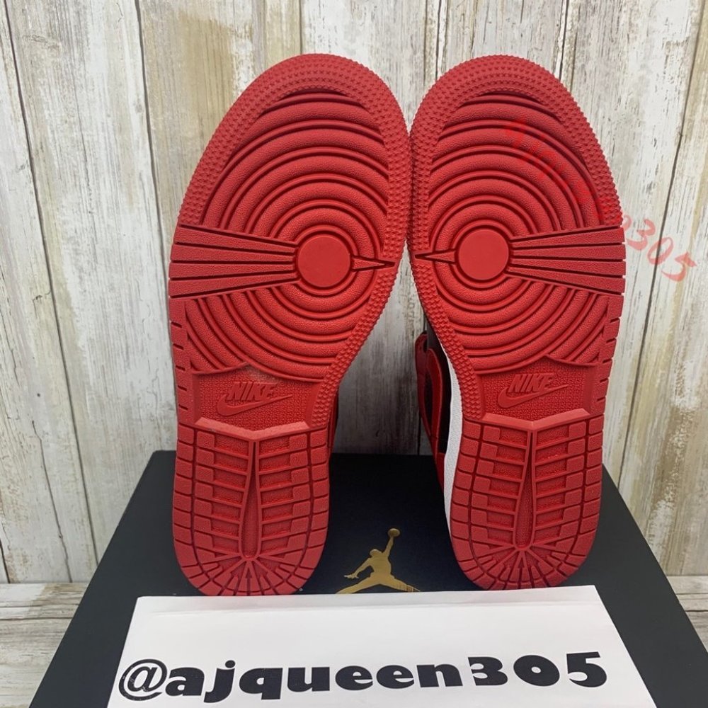 Air Jordan 1 Mid Banned GS - Picture 6 of 6